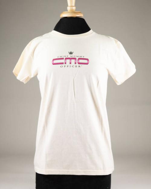Pink CMO: Chief Mommy Officer T-Shirt