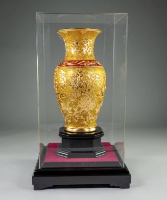 Mainstream Sculpture Gold Ceramic Vase