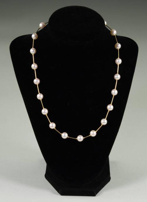 Pearl Necklace with Gold Links