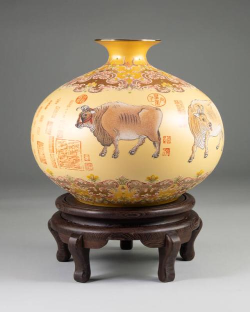 Five Oxen Vase