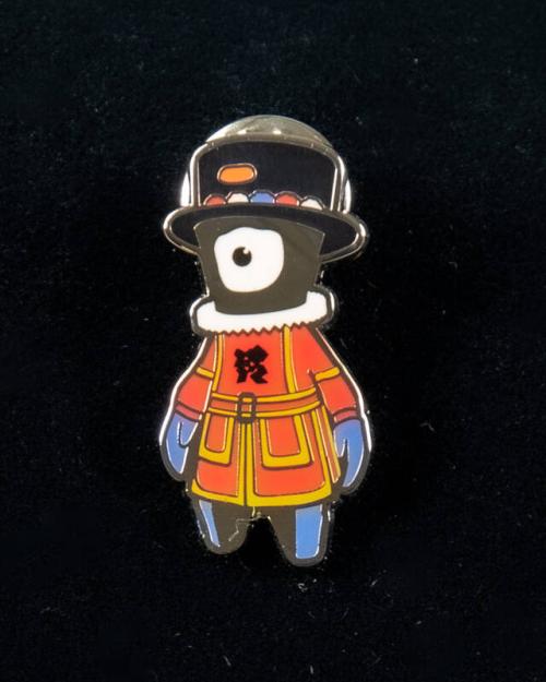 Mandeville Beefeater Lapel Pin