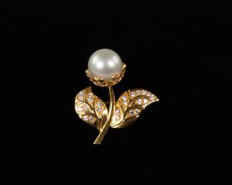 Pearl Flower Shaped Brooch