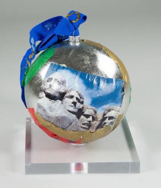 2009 White House Mt. Rushmore Holiday Ornament