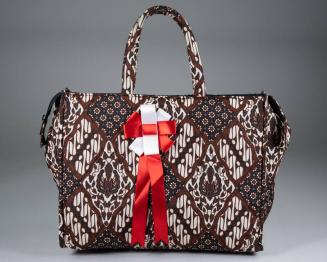 Handbag with Ribbon Decoration