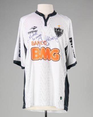 Clube Atlético Mineiro Jersey Signed by Ronaldinho for First Lady Michelle Obama