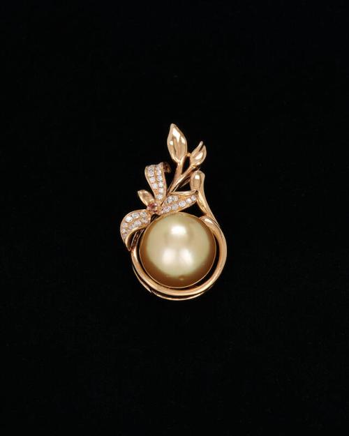 Pearl Pendant