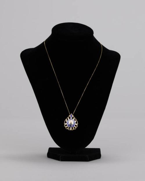 Gold Necklace with Teardrop Pendant