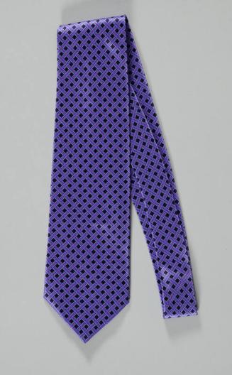 Necktie with Design of Interweaving Lines