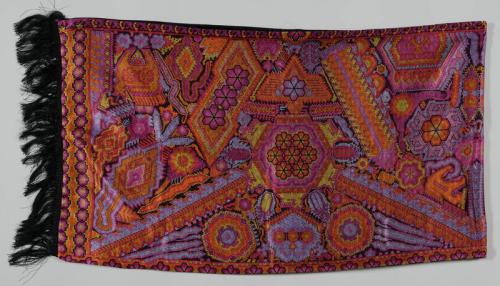 Shawl with Geometric Designs