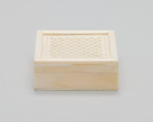 Bone Box with Lattice Lid