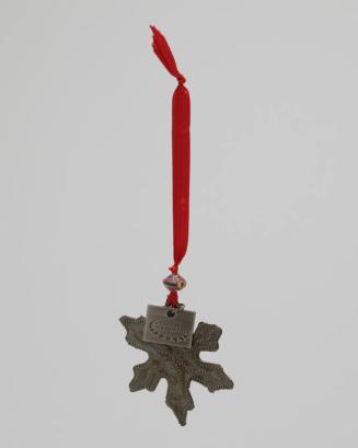 Leaf-Shaped Christmas Tree Ornament