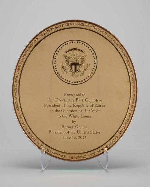 Oval Office Platter for President Park Geun-hye