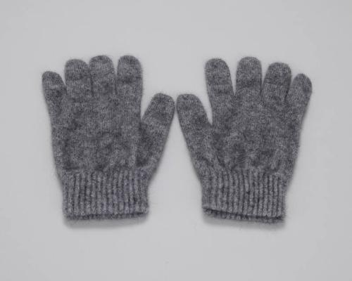 Gray Knit Gloves