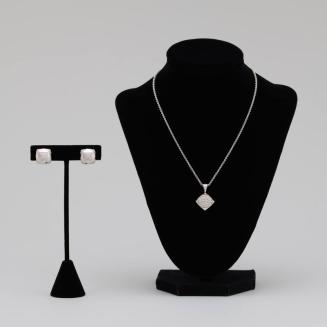 Pyramid Jewelry Set